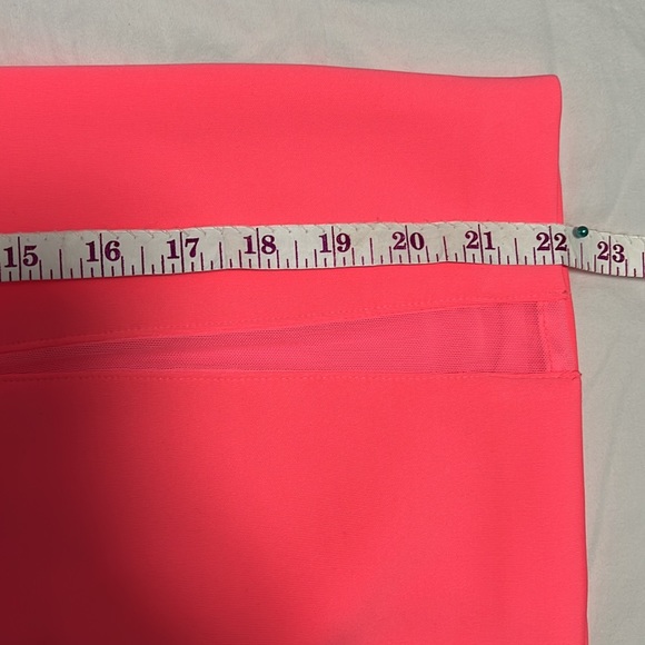 Guess Stretch Scuba Mesh Insert Pencil Skirt. New - Picture 9 of 9